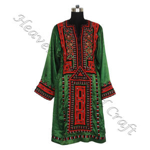 BDR050 vraies femmes portent Balochi Kuchi robe imprimé fleuri Kuchi haut/tunique/Kurta fait à la main bohème Unique robe Vintage fait à la main - Product Image 5