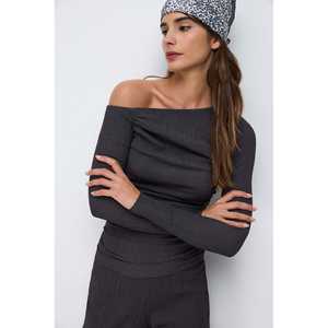 Blusa Asimétrica Texturizada de Un Solo Hombro - Product Image 1