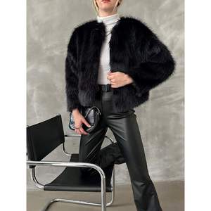 Chaqueta de Piel Sintética Negra para Mujer Topshow, Abrigos al por Mayor - Product Image 2