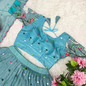 Blusa Sari de seda india de alta calidad con estilo, hermosas mangas de mariposa, ropa festiva informal brillante, fiestas de bodas para mujer - Product Image 1