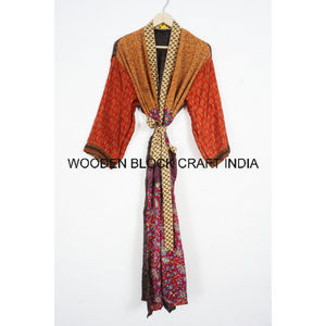 Robe Kimono vintage en soie japonaise pour femmes Kimono long tricoté à motif floral bohème élégant pour l'été - Product Image 1