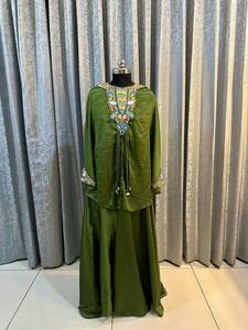 El último diseñador indio Lehenga Choli Hermosa elegancia tradicional Estilo contemporáneo Bordado multicolor Lentejuelas Trabajo - Product Image 4