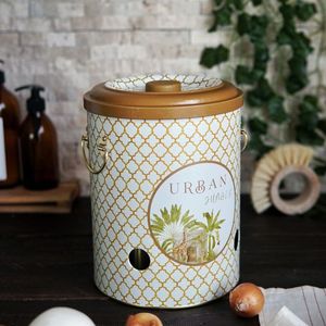 Tropical Jungle 5L Contenedor de almacenamiento de alimentos de metal Ø 175x225mm para papas y cebollas un exuberante paraíso de naturaleza y vida silvestre - Product Image 1