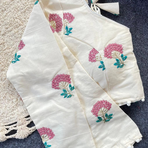 La última Blusa con estilo de algodón Khadi puro de Boutique India Producto más vendido Ropa lista para usar Diseñador Algodón Color blanco Lo último - Product Image 1