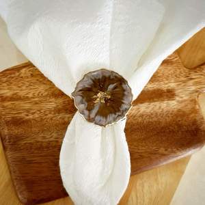 Anillo de Servilleta de Resina de Diseño Moderno y Estilo Contemporáneo que Ofrece un Atractivo Visual Moderno y un Uso Duradero en la Mesa - Product Image 1