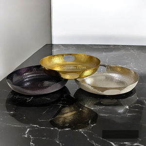 Lot de 3 plateaux de service modernes en aluminium martelé Nouveau design tendance Restaurant Hôtels Assiette à fruits Centre de table Plateau de service - Product Image 1