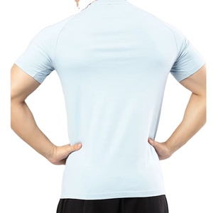 เสื้อยืดออกกำลังกายผู้ชายสำหรับวิ่งและเล่นกีฬาฤดูร้อน ผ้าฝ้าย 100% ระบายอากาศได้ดี คอกลม ทรงสปอร์ต ถักทออย่างเป็นมิตรต่อสิ่งแวดล้อม แบบรัดรูป - Product Image 2