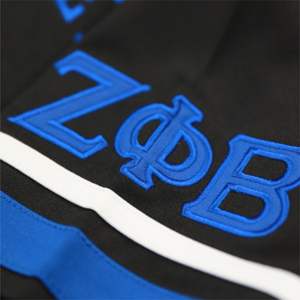 Camiseta de fútbol ZPB-Negro | Camiseta de 100% poliéster Zeta Phi Beta con logotipos y escudo bordados | Cuello en V, mangas a rayas - Product Image 5