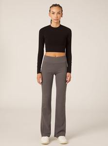 Pantalones de chándal Acampanados para mujer clásicos proveedores de atuendos de Yoga de moda OEM ODM MOQ con diseño moderno y elegante - Product Image 5