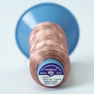 HL LYRAMETAL personnalisé 100% fils à coudre en polyester échantillon gratuit multicolore haute ténacité fil métallique teint motif - Product Image 2