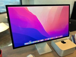 Monitor Original Studio Display 2022 de 27 Pulgadas, 5K Retina IPS, 60Hz, Cámara de 12MP, M3 Ultra, 512GB de RAM, 16TB de SSD, Set Completo - Product Image 3