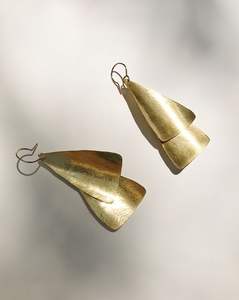 Pendientes de latón atrevidos para mujer con motivo de rayos de sol y textura martillada para declaraciones de moda tradicional destacadas - Product Image 6