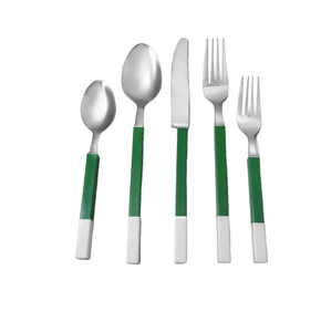 Juego de cubiertos hechos a mano con mango de resina con cuchara recubierta de esmalte de acero Acero espejado para ocasiones especiales y comidas diarias - Product Image 5