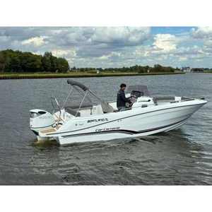 Bateau à rames Jeanneau Cap Camarat 7.5 CC Série 3 Premium Modèle 2023 Moteur 350 CV 7.37x2.51m - Product Image 4