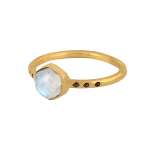 Pierre de lune arc-en-ciel naturelle en forme d'hexagone plaqué or 18 carats bagues unisexes en argent sterling 925 fabricant de bijoux fins - Product Image 3