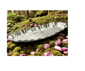 Plateau de service ovale en métal poli, bords ondulés, élégant, écologique, recyclable, durable, imperméable, adapté aux aliments, utilisation résidentielle - Product Image 3