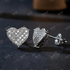 Boucles d'oreilles de luxe en forme de grappe de diamants ronds à double halo avec une brillance étincelante pour l'élégance de tous les jours pour les femmes - Product Image 2