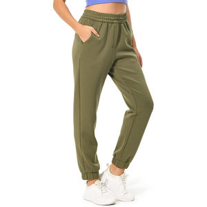 Conjunto de chándal personalizado de secado rápido para mujer Chaqueta transpirable y corredores con decoración pintada frontal plana Suministro ODM - Product Image 1