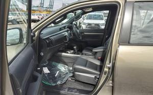 Camioneta Toyota Hilux Doble Cabina 2.8l Turbo Diésel, Volante a la Derecha, Automática, ROCCO - Product Image 4