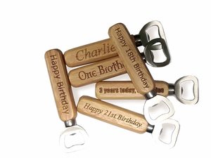 Abrebotellas de madera de teca con diseño de rayas único Ideal para aventuras al aire libre y bares caseros - Product Image 2