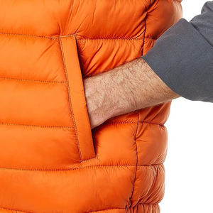Dernière collection en gros de gilets matelassés légers à col à capuche et fermeture éclair, veste sans manches décontractée en polyester pour homme, service OEM - Product Image 6