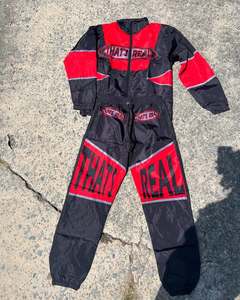 Ensembles personnalisés pour hommes Deux pièces Impression DTG personnalisée Jogging deux pièces en nylon zippé Ensemble court et short coupe-vent Short et veste de survêtement - Product Image 3