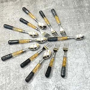 Ensemble de couverts 12 pièces en acier inoxydable avec incrustations dorées et manche en résine, vaisselle de luxe pour les fêtes, passe au lave-vaisselle - Product Image 4
