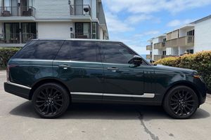 รถยนต์ Range Rover Supercharged Autobiography ปี 2016 สภาพดีเยี่ยม เครื่องยนต์ V8 ซูเปอร์ชาร์จ 510 แรงม้า ระบบขับเคลื่อน 4 ล้อ สีเขียว British Racing Green ไม่ได้ดัดแปลงใดๆ - Product Image 2