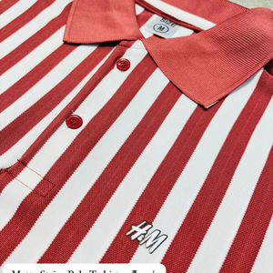 เสื้อยืดผู้ชายแบบด้านสำหรับเสื้อโปโล100% ผ้าฝ้ายดีไซน์ทันสมัยขัดเงาเนื้อผ้าลายทางและพื้นผิวแบบไดนามิกที่ใส่ได้พอดี - Product Image 1