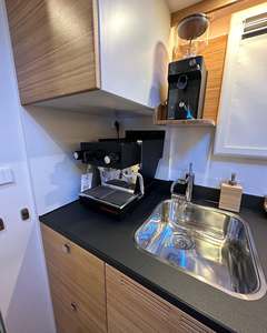 4x4 <b>Expedition</b> Vehicle Motor-Home Camper With 3-Year Warranty - Product Image 3