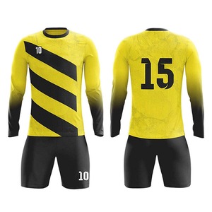Prix de gros OEM Uniforme de football imprimé par sublimation au design personnalisé, ensemble de 2 pièces, uniforme de maillot de football de couleur personnalisé pour hommes - Product Image 4