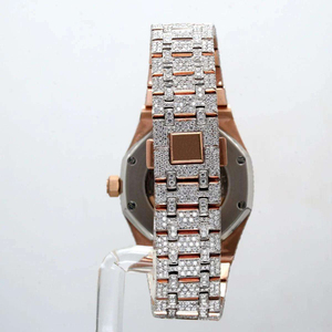 Améliorez la mode avec une montre fabriquée en moissanite bicolore avec fonction date, montre de luxe de style hip hop pour hommes et femmes - Product Image 5