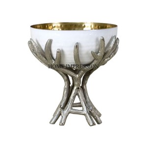 Textura martillada Exterior recubierto de polvo de color blanco con cuenco de forma redonda de metal interior chapado en oro con base de diseño única - Product Image 1