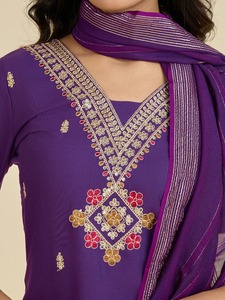 Traje étnico de algodón y Chanderi de calidad de exportación para damas transpirable y ligero para sastrería personalizada disponible para la venta - Product Image 2