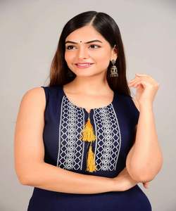 Vêtements de bureau quotidiens Robe imprimée en rayonne de soie pour femme élégante Dernières robes de club décontractées formelles de toutes tailles de créateur indien - Product Image 4