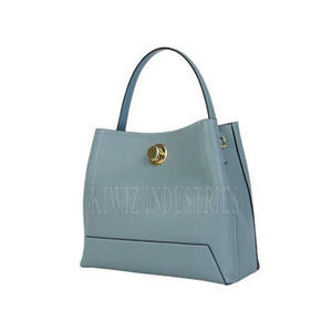 Outwear Color sólido Moda al aire libre Bolsos de cuero de moda para mujeres Hecho en Pakistán - Product Image 1