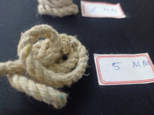 Hilos de cáñamo natural hechos a medida en tamaños 6 mm y 8 mm 100% fibra de cáñamo tela de organza de una sola cara para artistas artesanales de macramé - Product Image 4