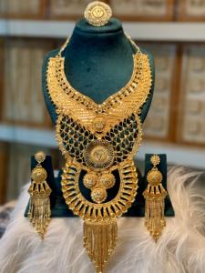 Ensemble de bijoux tendance en plaqué or 24 ct de style vintage de Dubaï pour les mariages et les fêtes - Product Image 3