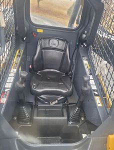 Usado JD 318E Minicargadora 4x4 Tracción en las ruedas 4 toneladas 9 toneladas Carga nominal Pala cargadora frontal Accesorio Camc Huade 4 toneladas Liyuan - Product Image 4