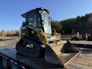 Chargeurs compactes sur chenilles d'occasion à haute efficacité avec moteur EPA et godet frontal à vendre - Product Image 3