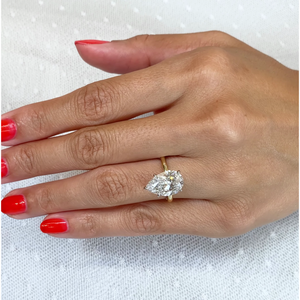 Bague de fiançailles solitaire bicolore en diamant de laboratoire poire de 4,00 ct, certifiée IGI, diamant éthique de luxe, nouvelle génération de gemmes de luxe - Product Image 1
