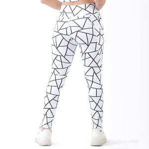 2025 nouveau Style Leggings à la mode pour femmes dernière conception bas prix respirant femmes Leggings fabriqués au Pakistan - Product Image 5
