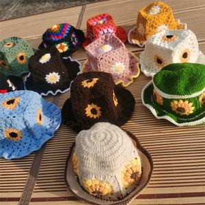 Sombrero de Pescador de Ganchillo Estilo Europeo y Americano Hecho a Mano con Flores de Girasol en Hilo de Algodón para Actividades al Aire Libre - Product Image 6