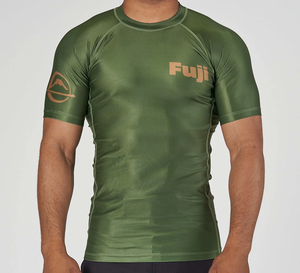 Rash Guard การ์ดผื่นสําหรับดําน้ําคุณภาพระดับพรีเมียมพร้อมการออกแบบที่กําหนดเองและโลโก้ ปกป้องรังสียูวี ปรับแต่ง OEM ODM - Product Image 4