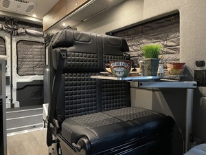 Autocaravana ALCOVE 2023, Vehículo Recreativo Tipo C, Autocaravana de Lujo Usada a Bajo Precio, Modelo Storyteller para Camping, Aplicación para 4-6 Personas - Product Image 4