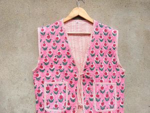 Veste en coton unisexe imprimée à la main manteau d'hiver matelassé Kantha court de style bohème fait à la main vêtements d'extérieur indiens décontractés pour femmes - Product Image 3