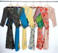 Bas prix soie Kimono Robe femmes imprimé Sexy Patchwork soie Kimono maillot de bain robe de nuit indien à la main peignoir recyclé