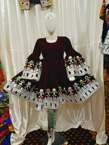 Vestido Afghani de alta calidad, nuevo diseño con tallas personalizadas disponibles, a la venta, hecho en Pakistán por WS Internacional, 100% - Product Image 3