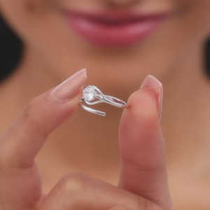 แหวนเพชรหยดน้ำค้างเงิน - Product Image 1