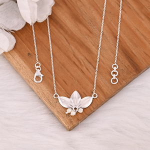 Collar con Colgante de Plata de Ley 925, Diseño Clásico de Flor de Loto, Fabricación al por Mayor para Mujer - Product Image 5